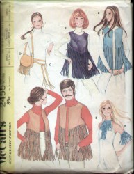 2455 MCCALLS 1970  FRINGE LEATHER SUEDE VEST,  BAG, NECK UNISEX PATTERN 30-40''
